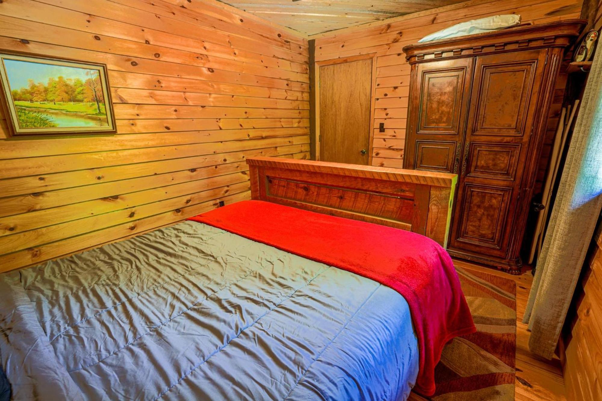 The Big Little Cabin - Hot Tub & Playground Далонеґа Екстер'єр фото