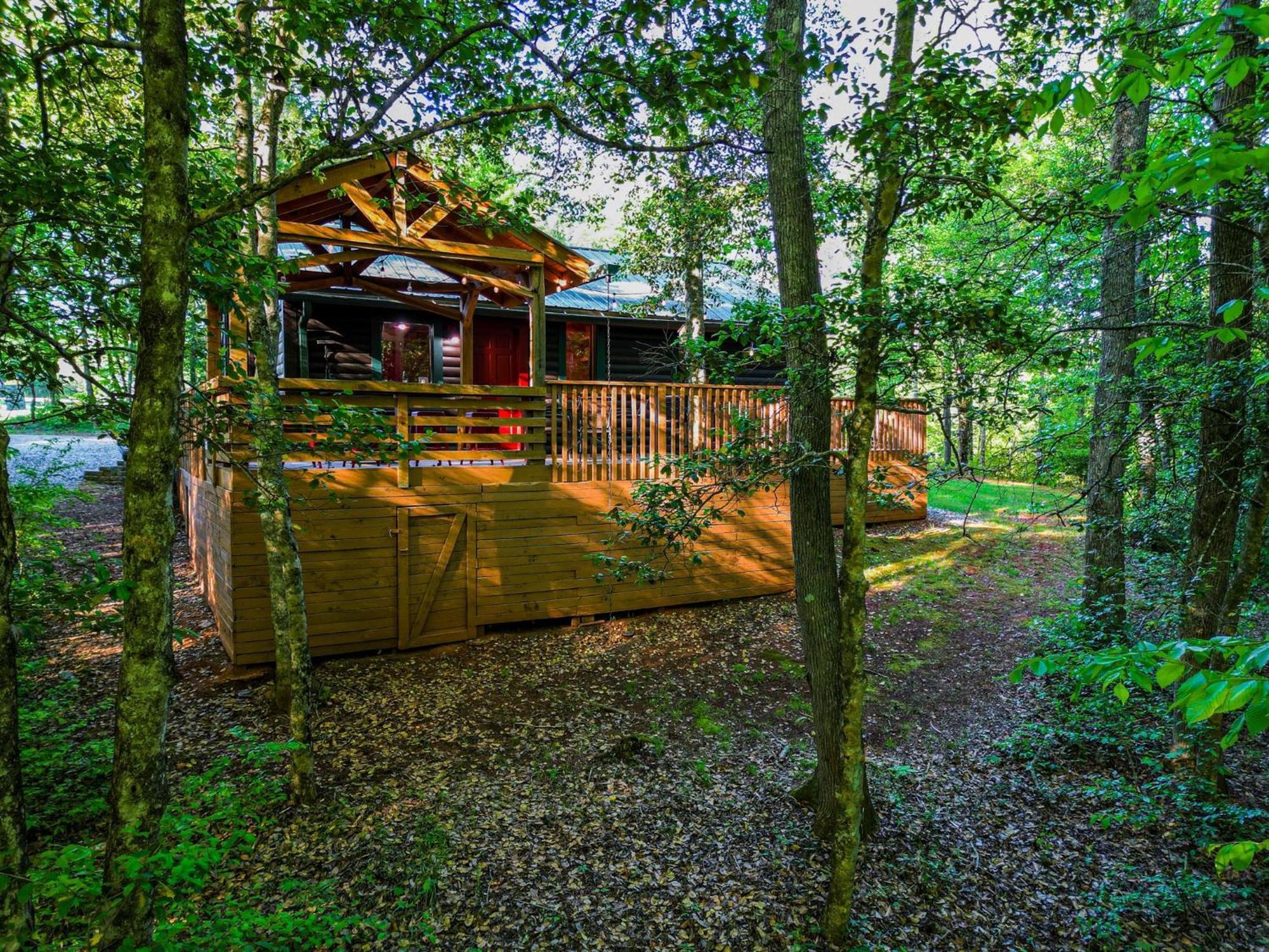 The Big Little Cabin - Hot Tub & Playground Далонеґа Екстер'єр фото
