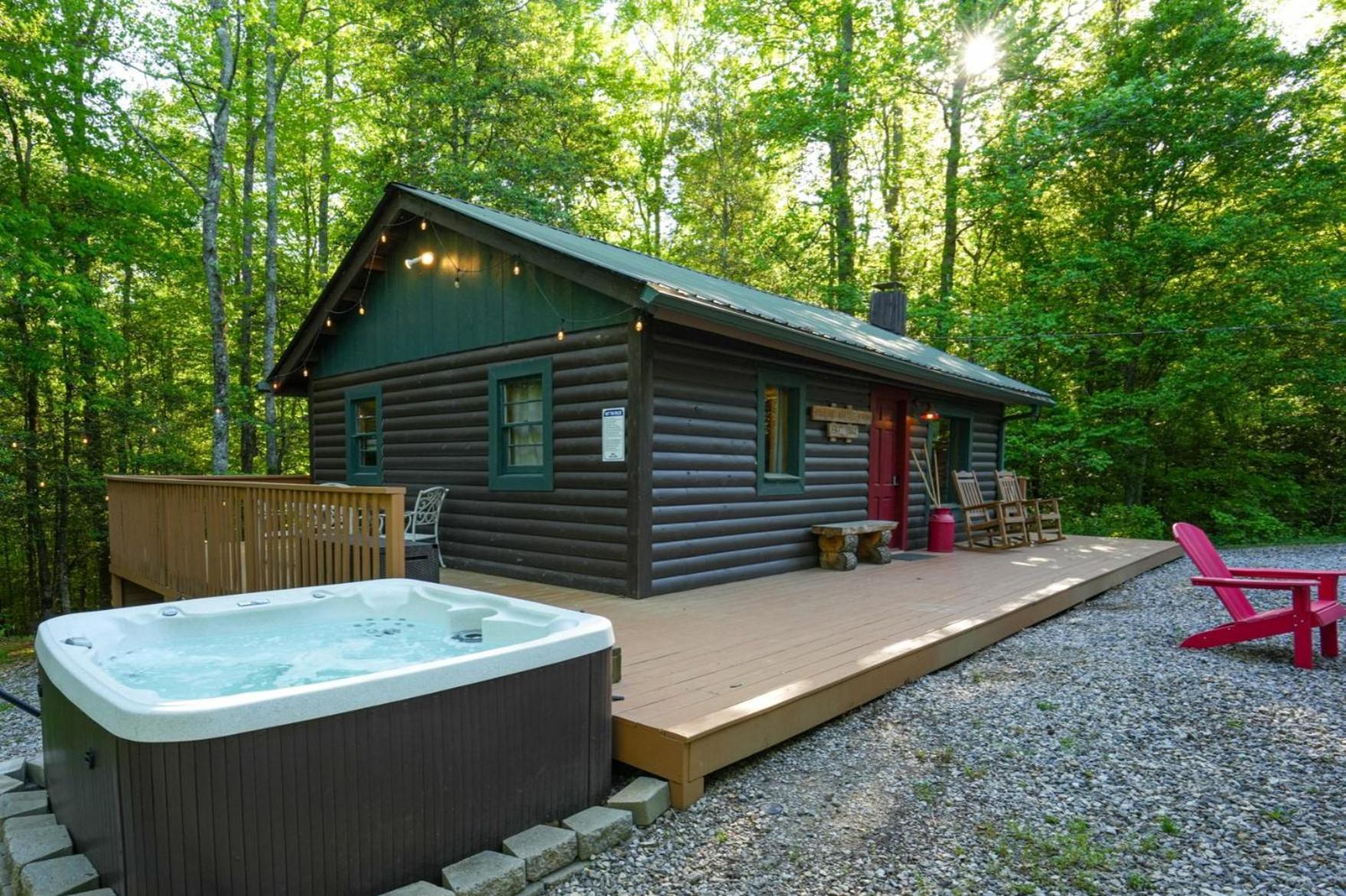 The Big Little Cabin - Hot Tub & Playground Далонеґа Екстер'єр фото